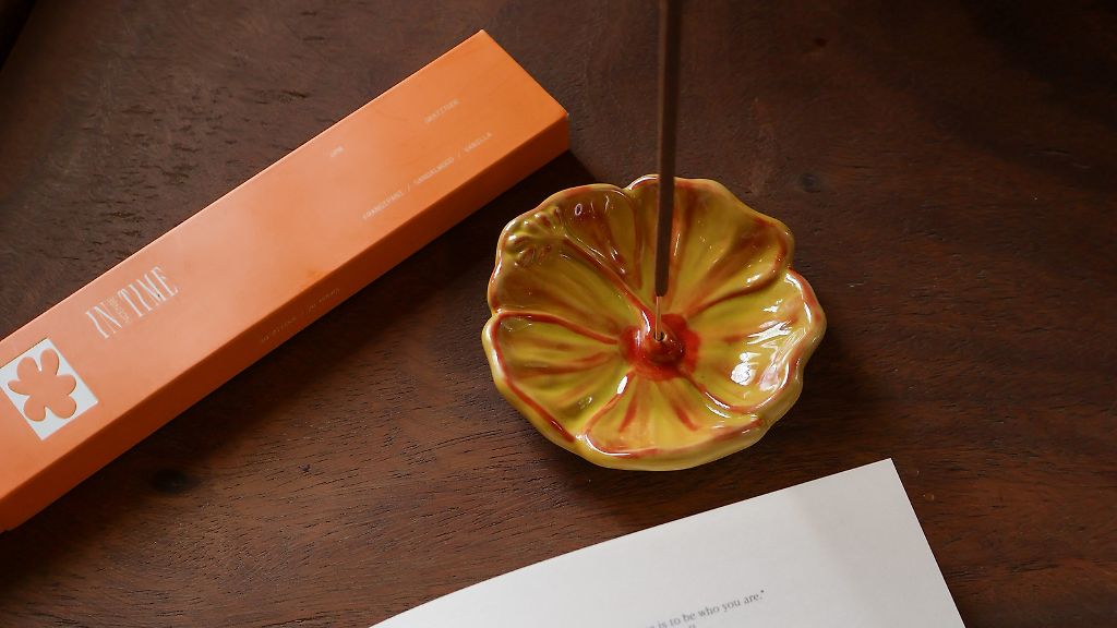 Lugn inifrån med In Time Incense.