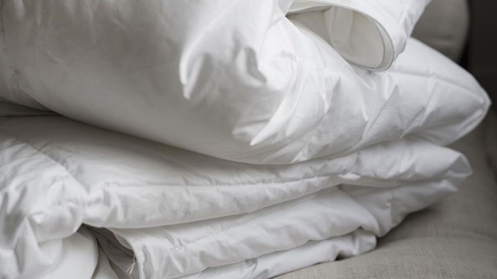 70% rabatt på hotelltäcke och kudde