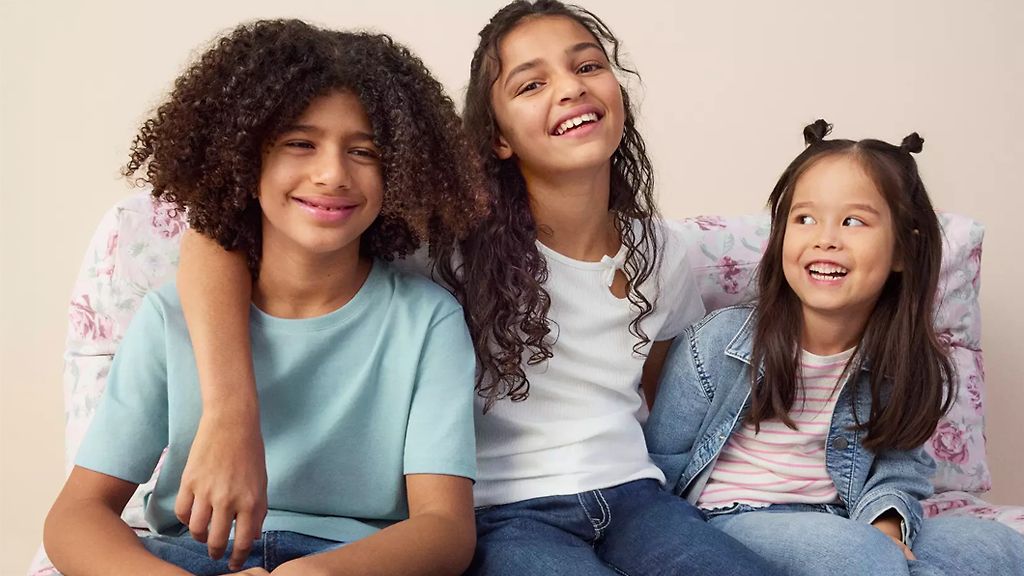 Vårens hållbara mode för henne och barn