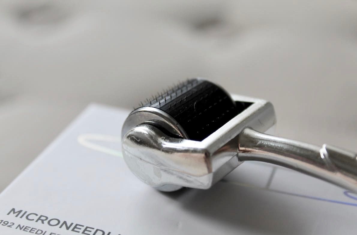 Microneedling hemma med bästa rollern